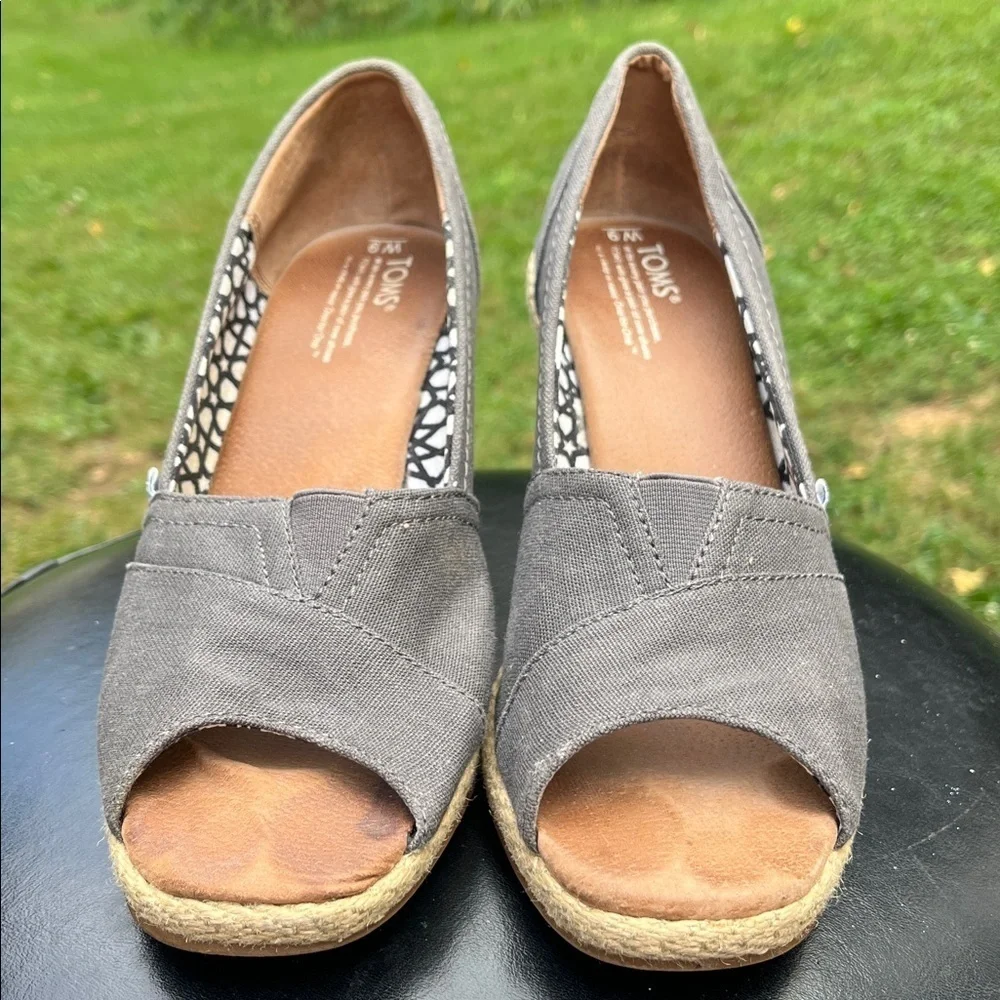TOMS Calypso Grey Peep Toe Espadrille Wedge Canvas Sandals Heels Shoes Size 9